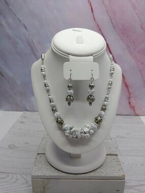 New Hand Crafted Gemstone Beaded Chunky Necklace Set, Matching Earrings